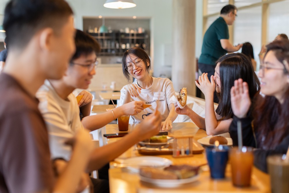 “社交休息”体验区由Friendzone主理,引导与会者进行小组深度对谈。摄/ 陈正宇